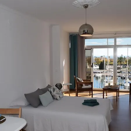 Appartamento Amplio Estudio Con Vistas A La Marina Y Al Mar Ref 358 *