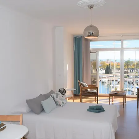 Appartamento Amplio Estudio Con Vistas A La Marina Y Al Mar Ref 358